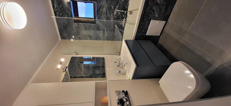 Apartament cu 4 camere decomandat în Aviației