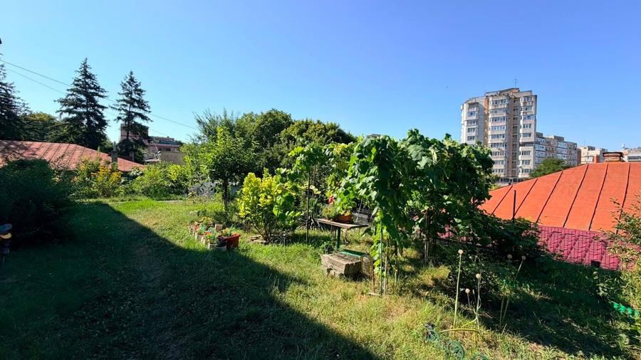 Apartament cu 3 camere decomandat, mobilat în Central