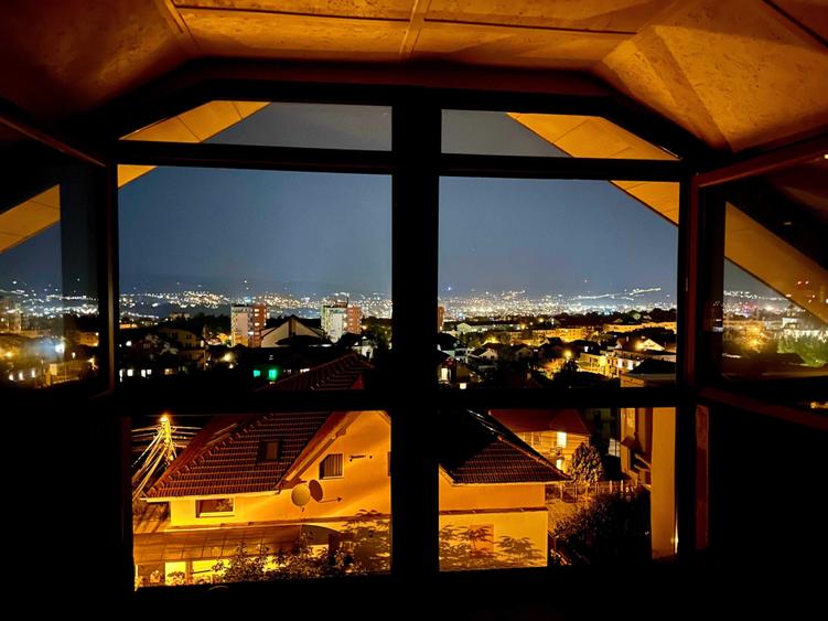 Apartament cu 4 camere decomandat în Exterior Vest