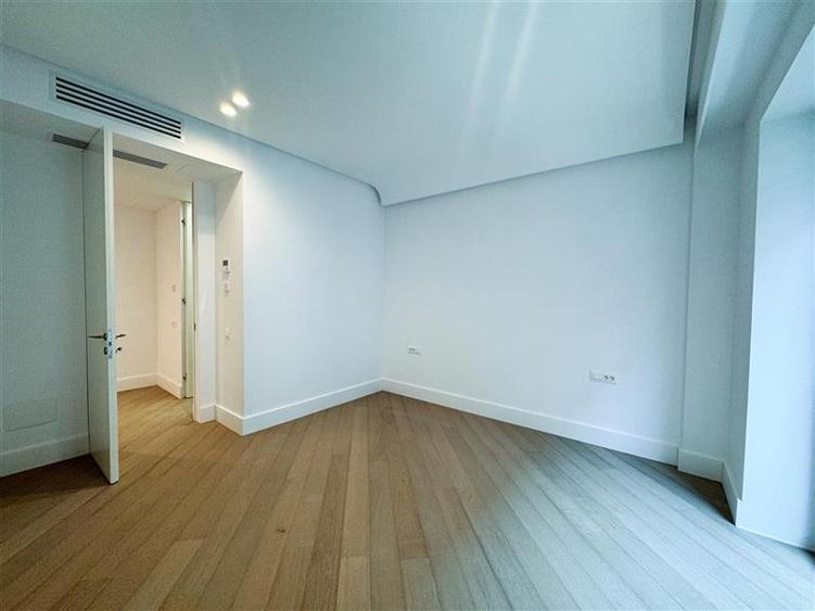 Apartament cu 3 camere decomandat în Iancu Nicolae