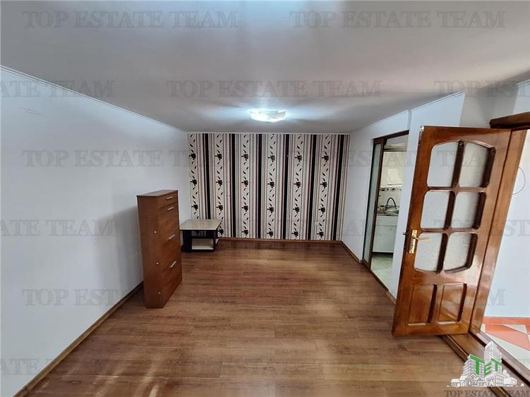 Casă individuală cu 5 camere cu Canalizare în Dorobanți