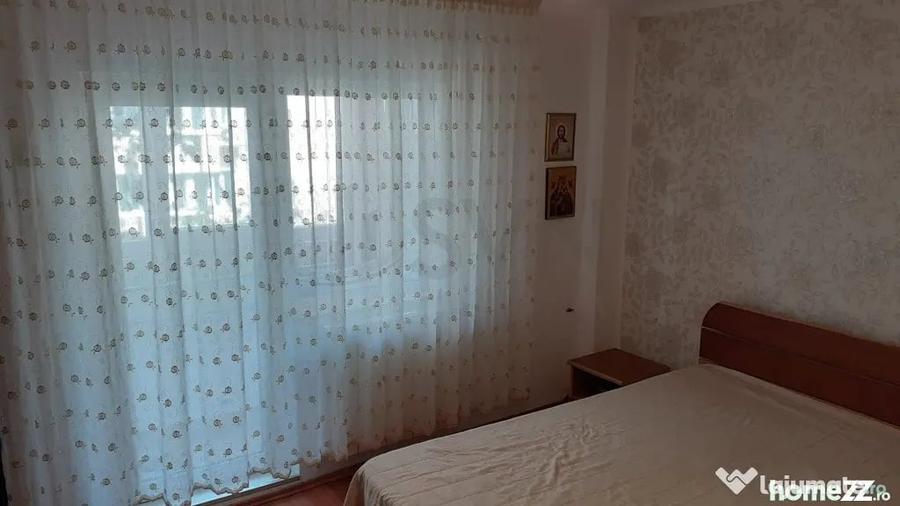 Apartament cu 3 camere decomandat în Nerva Traian