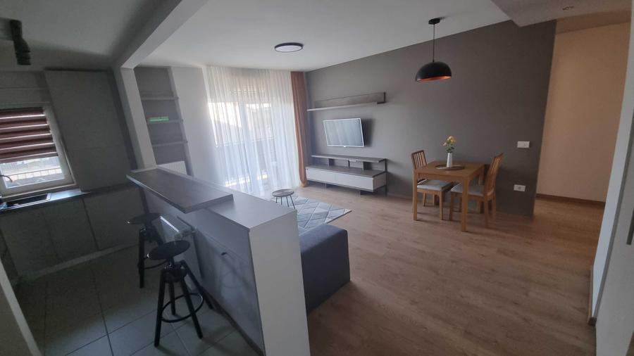 Apartament cu 3 camere semidecomandat în Rudicica