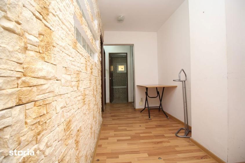 Apartament cu 3 camere decomandat, mobilat în Sălăjan