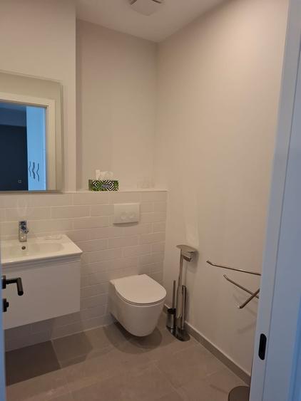 Apartament cu 2 camere decomandat în P-ta Presei Libere