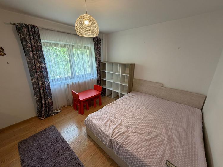Apartament cu 2 camere decomandat, mobilat în Drumul Sării