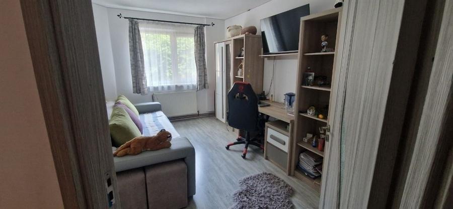 Apartament cu 3 camere semidecomandat în Ultracentral
