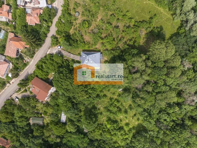 Casă individuală cu 6 camere cu Canalizare în Cornu de Sus (Cornu)