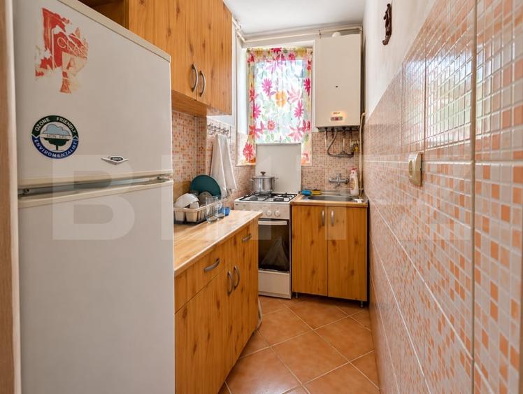 Apartament cu 3 camere semidecomandat, mobilat în Dacia