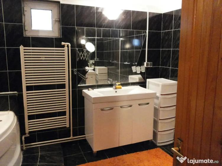 Casă cu 3 camere în Central