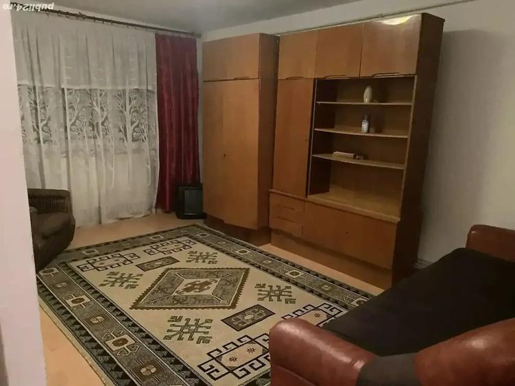 Garsonieră decomandată în Viziru 1
