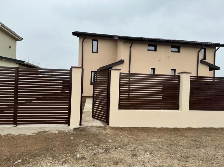 Duplex cu 3 camere cu Teren 300 Mp în Odăi