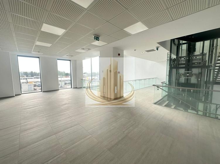 Spațiu comercial, de 1,605 mp, în Complex Studențesc