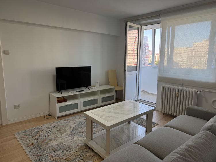 Apartament cu 2 camere semidecomandat în Bucur Obor