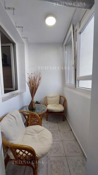 Apartament decomandat în Est