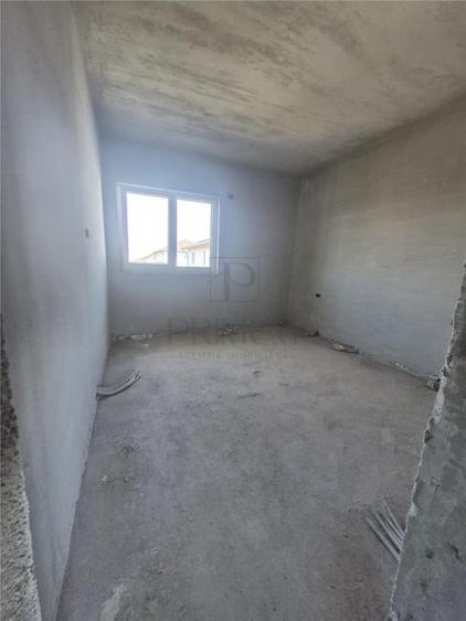 DUPLEX DESPARTIT - SUPRAFETE MARI - ZONA EXCELENTA - 18