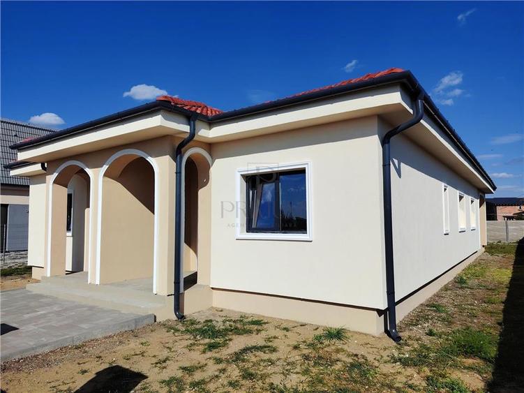 DUPLEX PE PARTER - APROAPE DE ORAS - 80 MP UTILI - 2