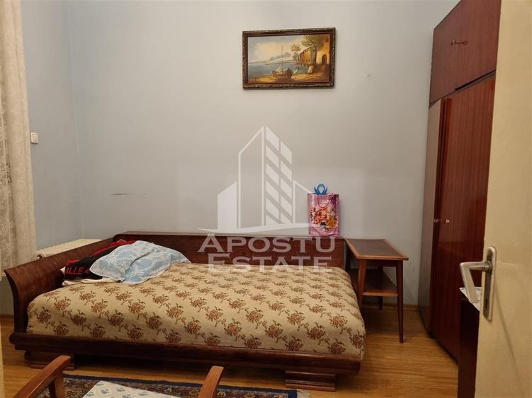 Apartament cu 4 camere nedecomandat, mobilat în Ultracentral