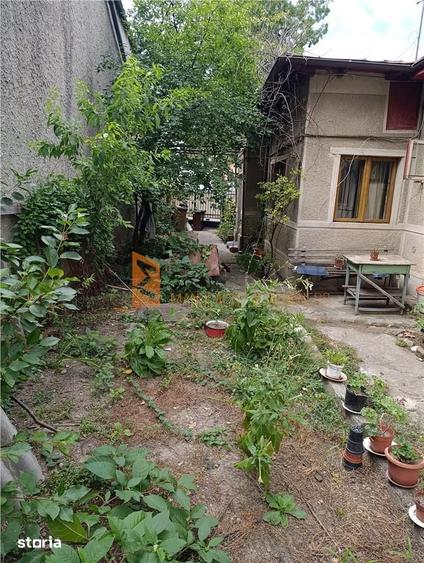 Casă cu 3 camere decomandat cu Teren 418 Mp în Central