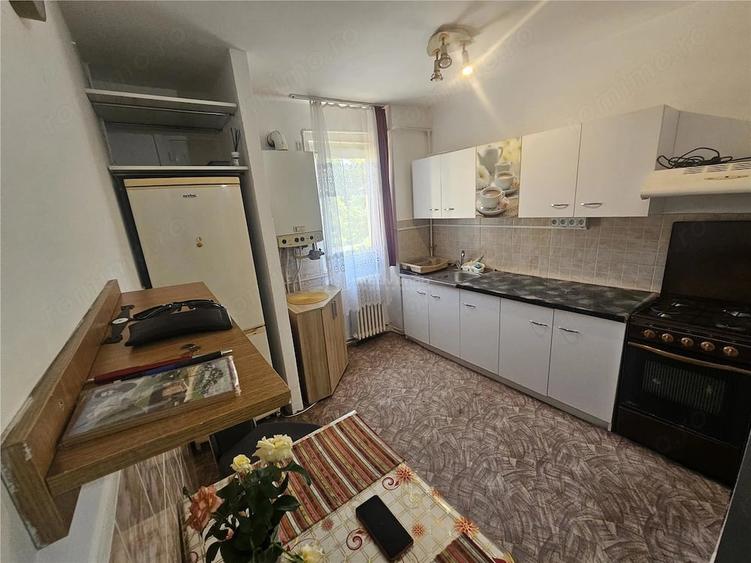 Apartament cu 2 camere semidecomandat în Micro I