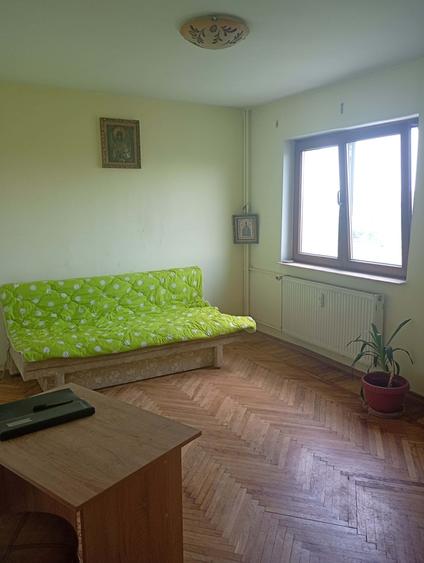 Apartament cu 2 camere decomandat în Basarabia