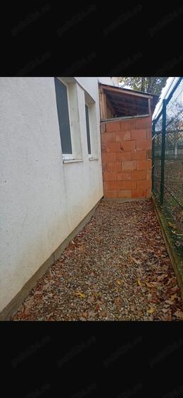 Casă cu 3 camere cu Teren 75 Mp în Exterior Vest