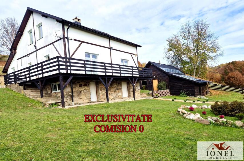 Casă individuală cu 11 camere cu Teren 114144 Mp în Abrud