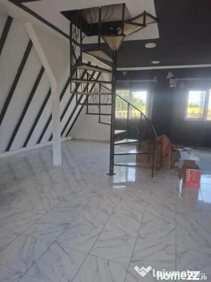Casă cu 3 camere cu Teren 500 Mp în Teișani