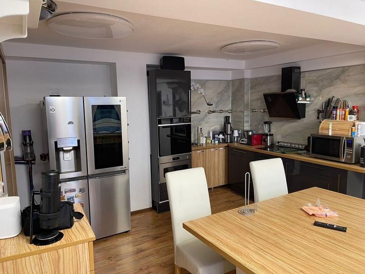 Apartament cu 4 camere decomandat în Centrul Istoric