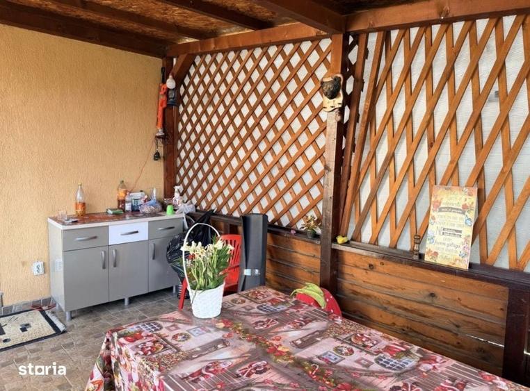 Casă cu 4 camere în Popoveni