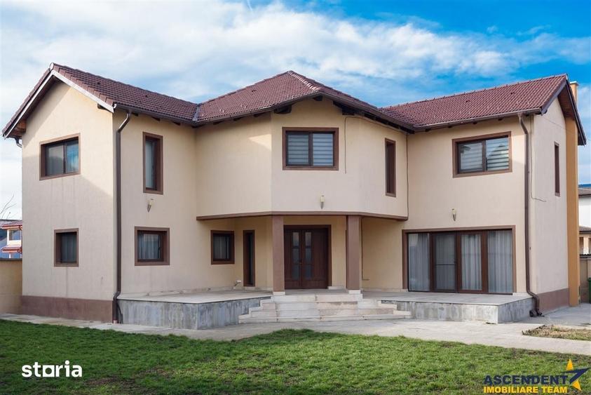 Casă cu 8 camere cu Teren 251 Mp în Bartolomeu