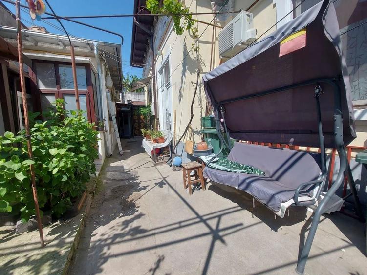 Casă individuală cu 2 camere cu Canalizare în P-ța Victoriei