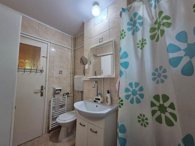 Apartament cu 3 camere circular, mobilat în Berceni