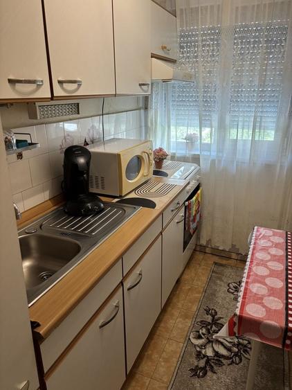 Apartament cu 3 camere semidecomandat în Șagului