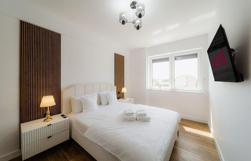 Apartament cu 3 camere decomandat în Central