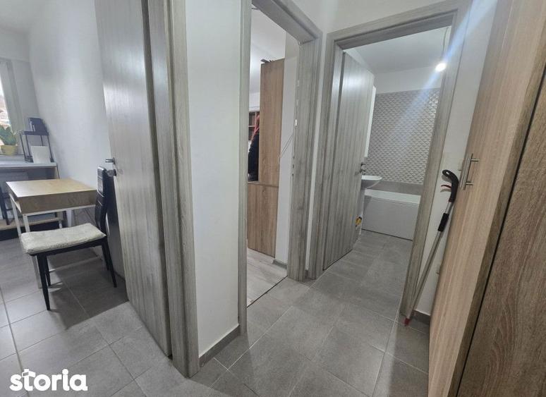 Garsonieră decomandată, mobilată în Bucium