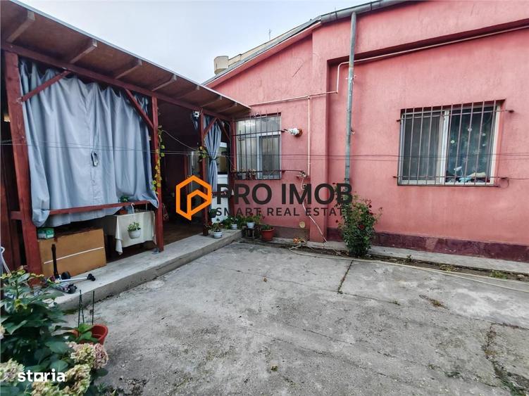 Casă cu 4 camere decomandat în Băceni