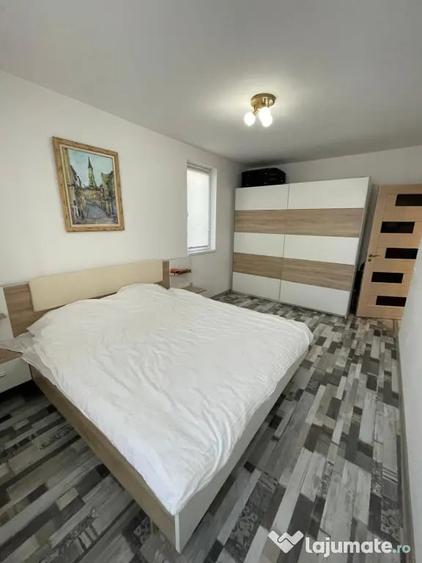 Apartament cu 3 camere semidecomandat în Florești