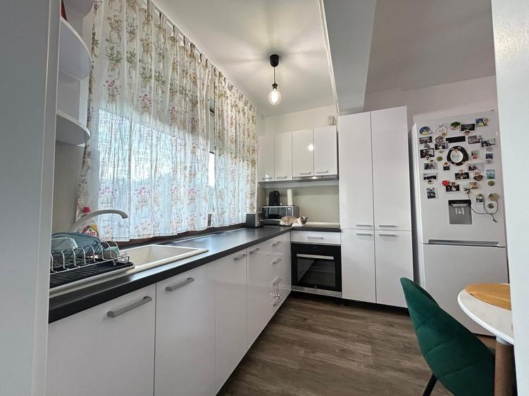 Apartament cu 3 camere decomandat, mobilat în Cug