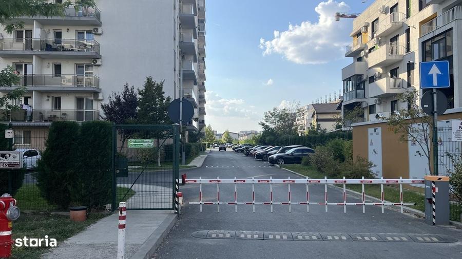 Garsonieră în Vest