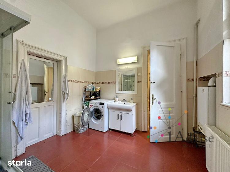 Apartament cu 6 camere în Centrul Istoric