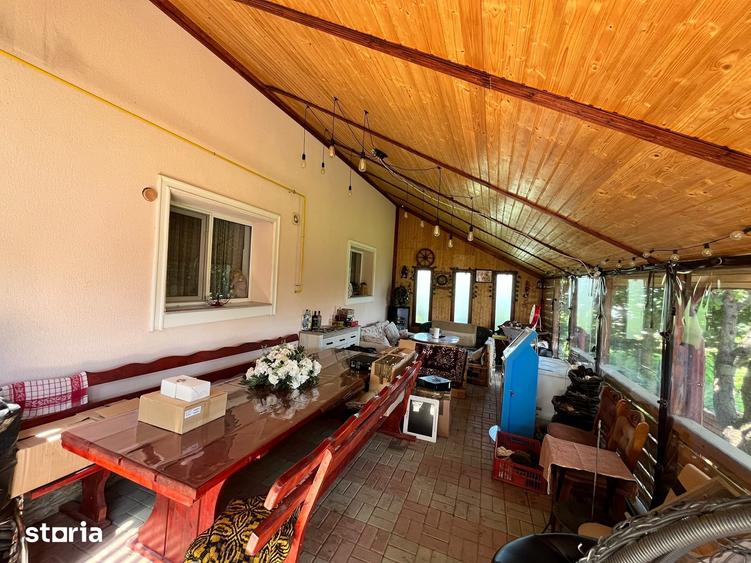 Casă cu 5 camere cu Teren 500 Mp în Central