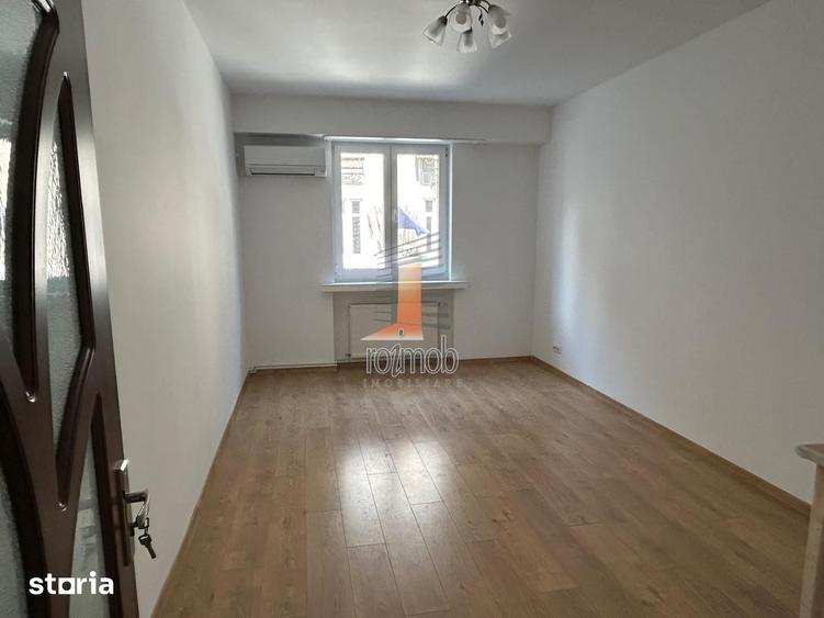 Apartament cu 3 camere decomandat în Romană