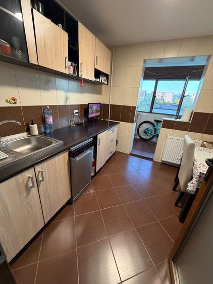 Apartament cu 3 camere decomandat în Dristor