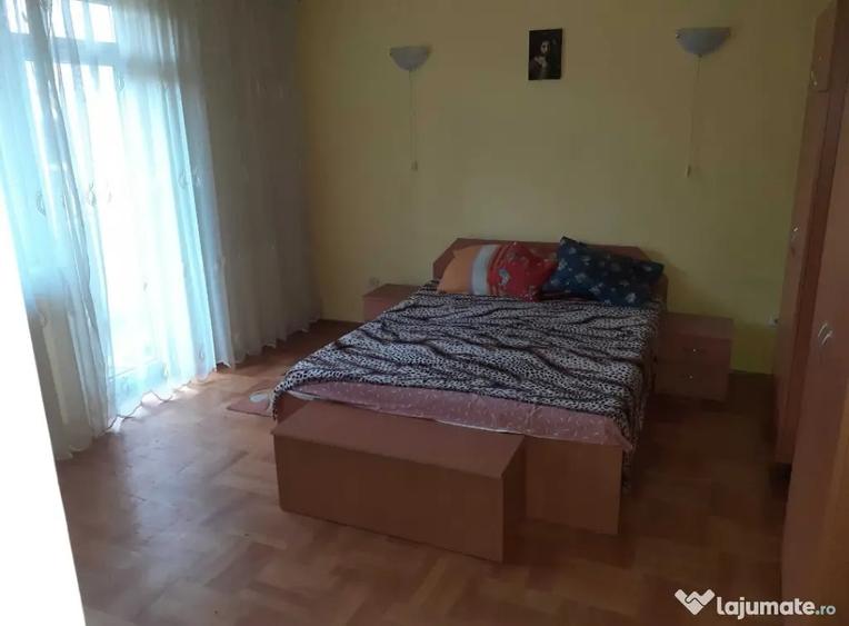Apartament cu 4 camere decomandat în Central