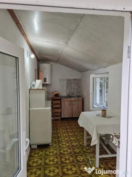 Casă cu 3 camere cu Teren 700 Mp în Lanurile