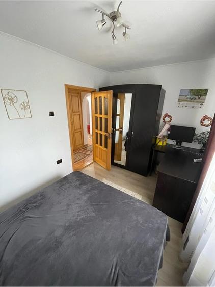 Apartament cu 3 camere decomandat, mobilat în Central
