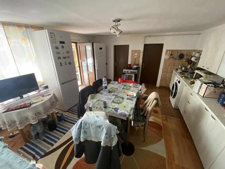 Casă cu 4 camere în Central