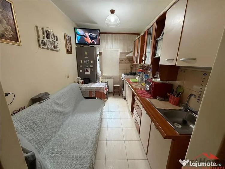 Garsonieră decomandată în Central