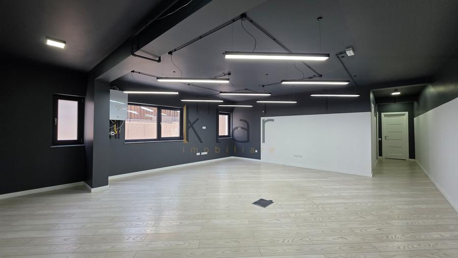 Casă individuală cu 14 camere cu Teren 600 Mp în Zorilor